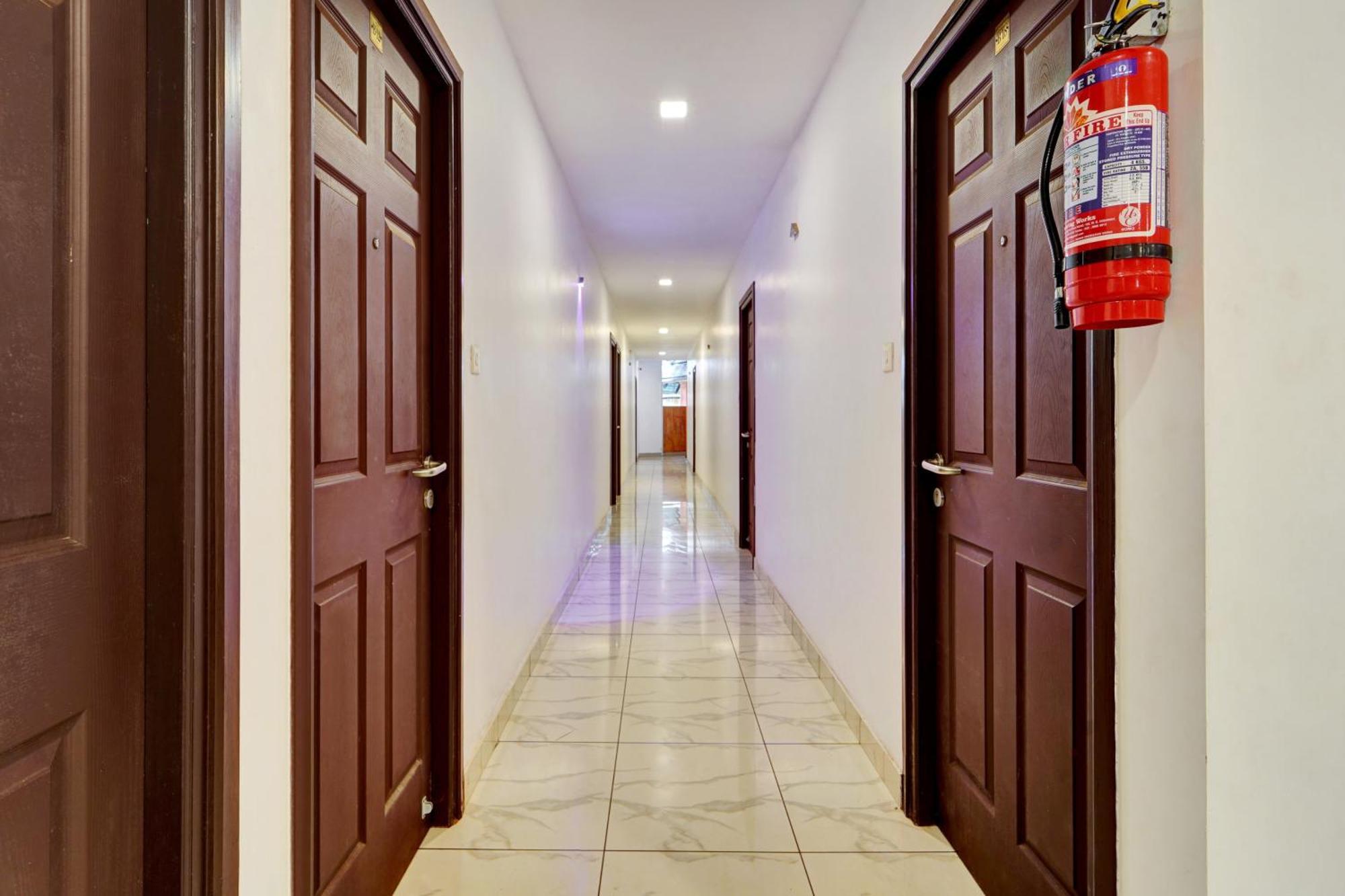 Super Collection O Calvathy Road Near Fort Kochi Εξωτερικό φωτογραφία