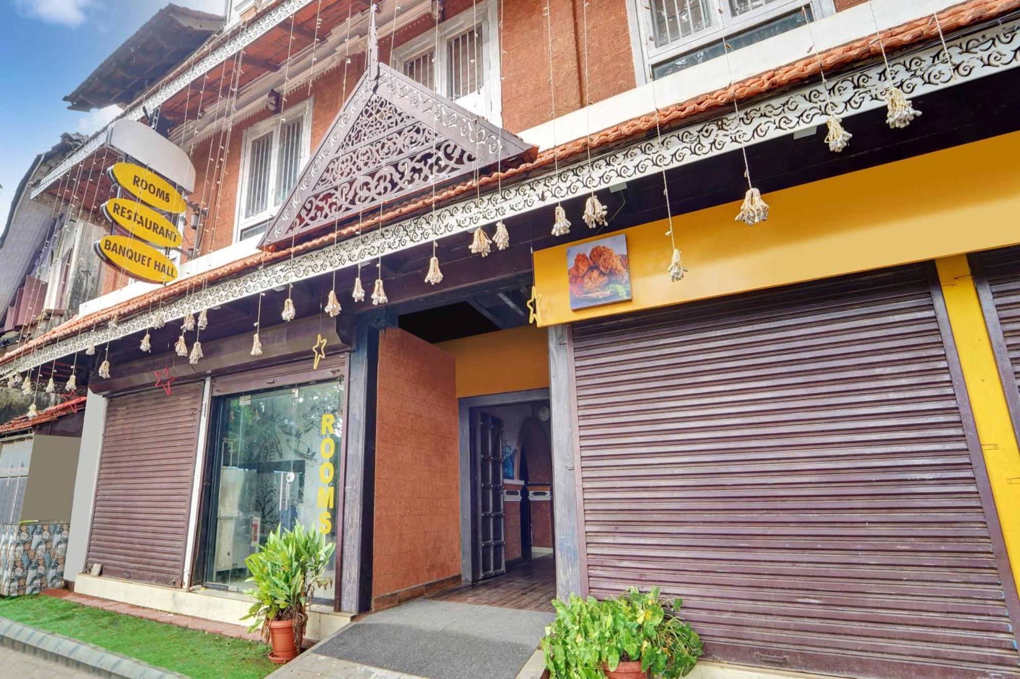 Super Collection O Calvathy Road Near Fort Kochi Εξωτερικό φωτογραφία